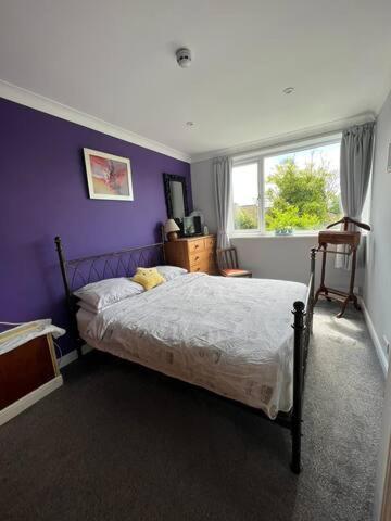 Stayinwoking At 30 Woodlands Horsell Kültér fotó
