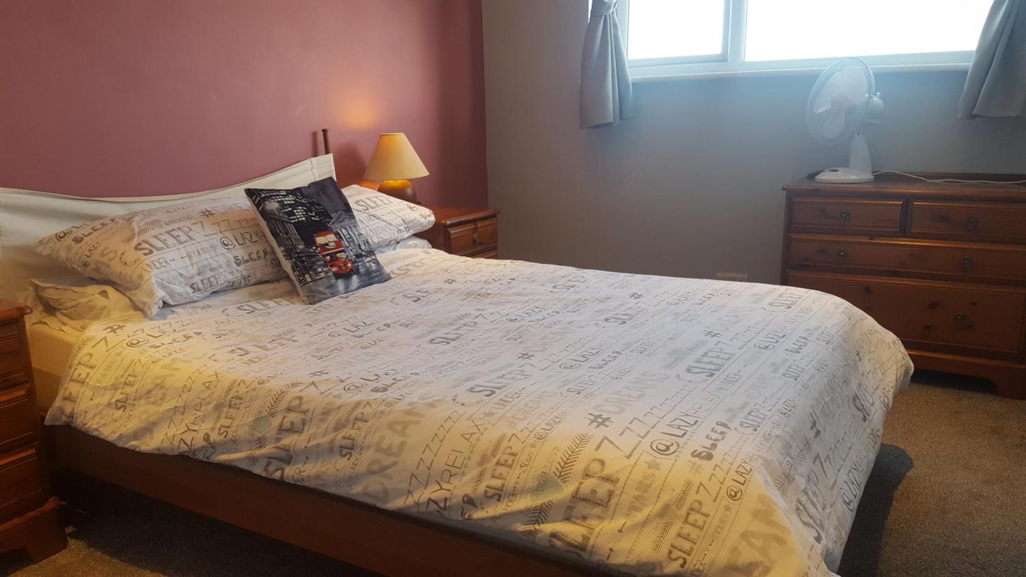Stayinwoking At 30 Woodlands Horsell Kültér fotó